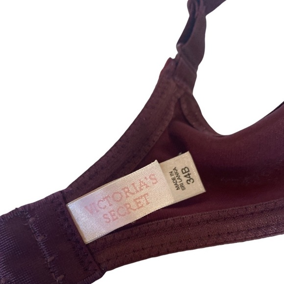 Victoria’s Secret dark red velvet underwire bra and matching thong panty set - Picture 3 of 13